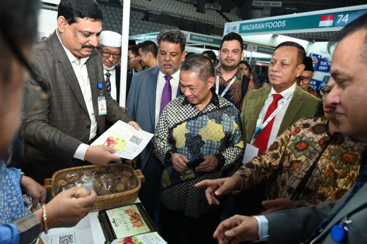 Indonesia unveils first D-8 Halal Expo, eyes $500B trade goal