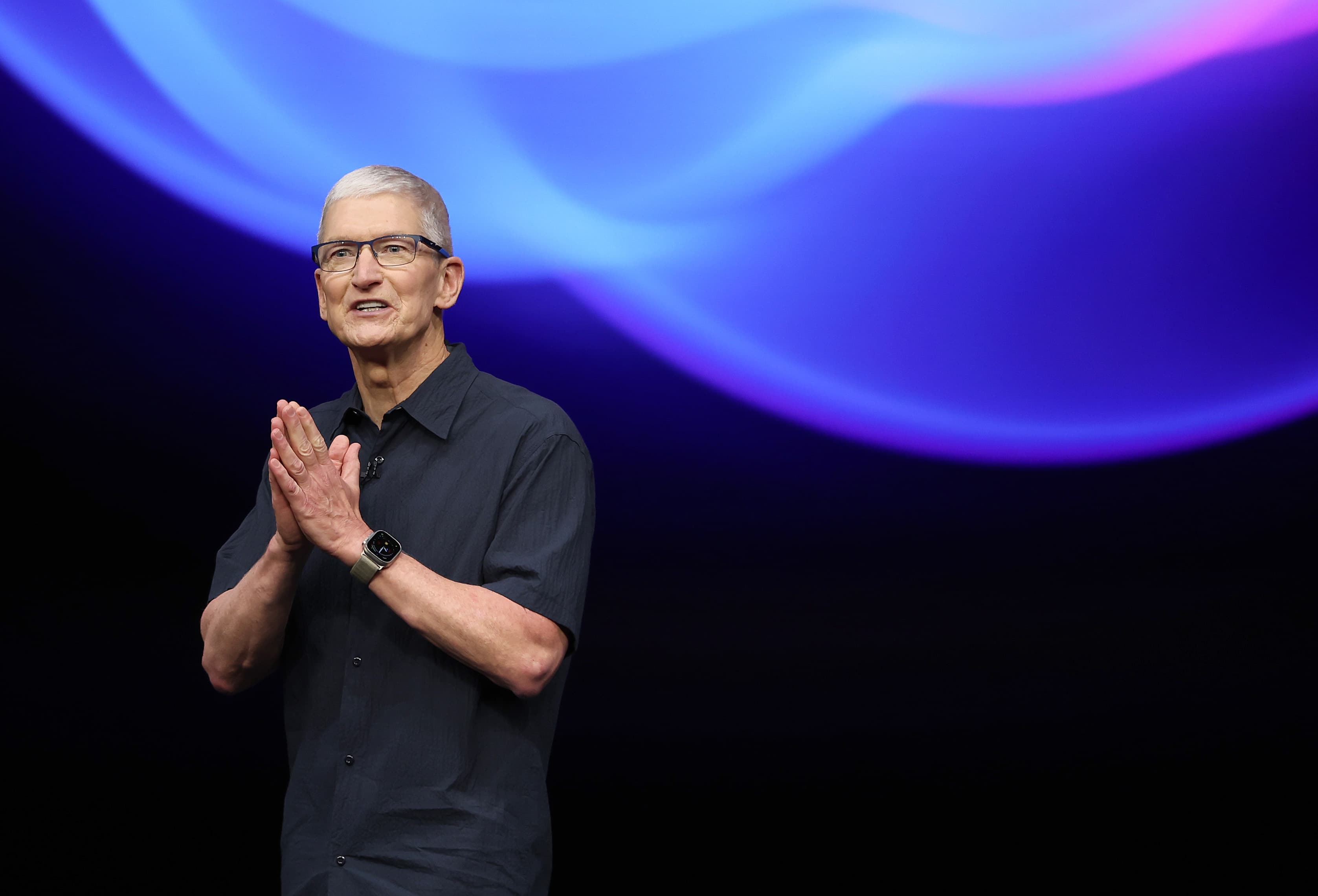 Apple CEO Tim Cook Steps Down After 15 Years; Hardware Chief John Ternus Named Successor