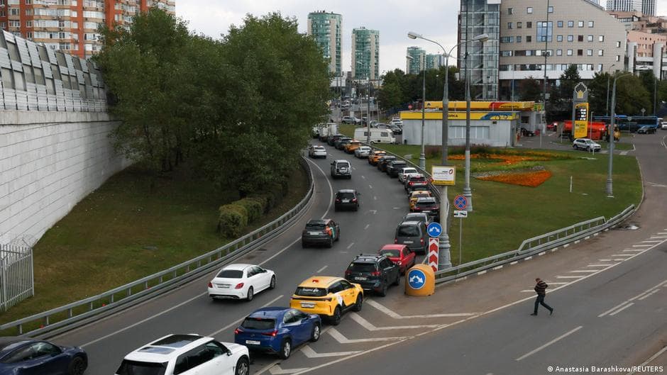 Could Russia's growing fuel crisis help end the Ukraine war?