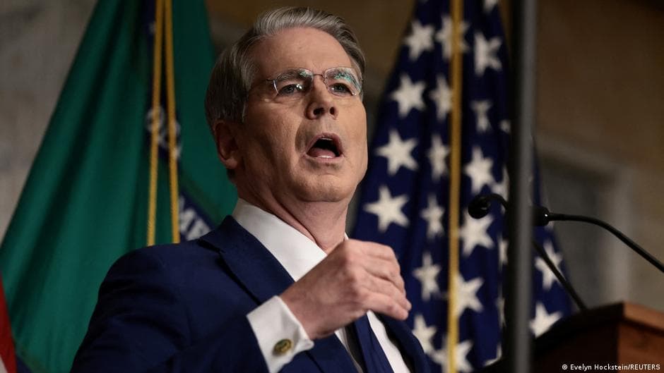 US announces more secondary sanctions against Iran, threatens countries that do not comply that they will 'share in the isolation'